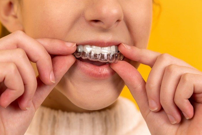 Dentista atendendo paciente